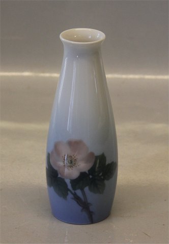 B&G Porcelain B&G 8403-126 Vase with rose 13.5 cm