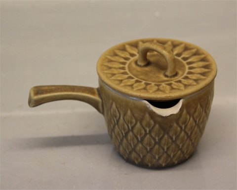 Relief Nissen Kronjyden B&G Quistgaard  Stoneware 561 Sovsekande med låg og hank 9 x 14 cm