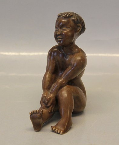 Sjælden Dansk Stentøjs figur B&G Lille dreng 10.5 x 8 cm