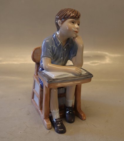 Royal Copenhagen 409 RC Boy goes to school 17 cm (1249409) Children in activity 2006