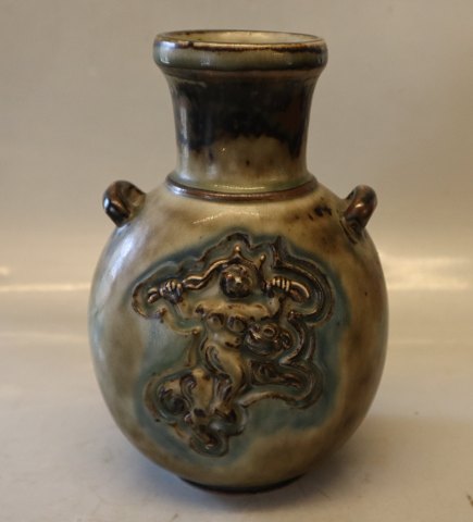 2938 Kgl. Vase med kvindefigurer 21 cm BW Bode Willumsen 1961 Kongelig Dansk Stentøj