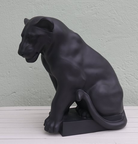 Royal Copenhagen 1-249-340 RC Large Black Lion Sculpture  41 cm  (1249340) Pia Langelund