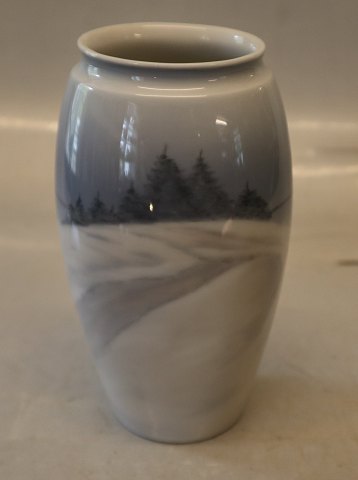 B&G 8325-254 Vase med vinter motiv 13.5 cm Bing & Grøndahl
