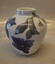 180-902 Kgl. Vase med blå blomst 15 cm præ 1923  Kongelig Dansk