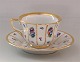 Royal Copenhagen Henriette porcelæn 8562-484 Kop 5 x 7.7 cm og underkop  ca 12.2 
cm

